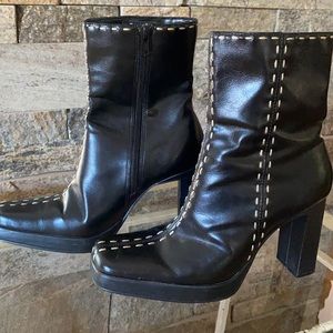 Lei, black short boots, block heel, size 7.5m